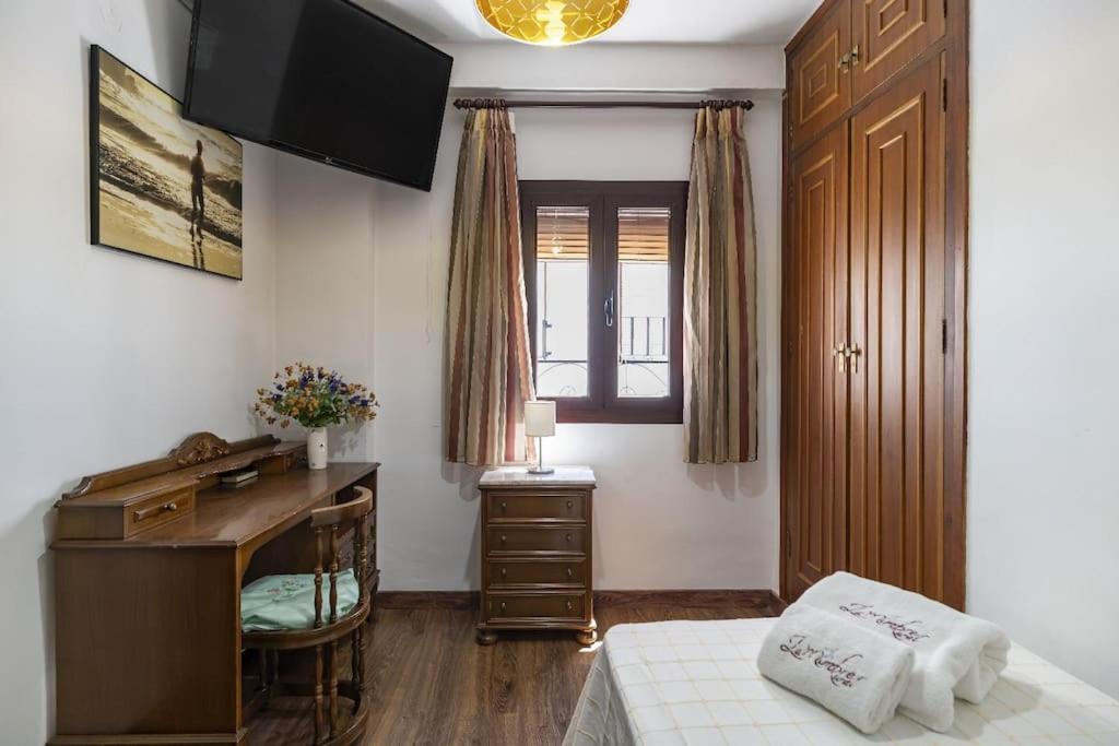 Casa Con Patio Y Terraza En Barrio Historico De La Villa, Junto Al Adarve Priego De Cordoba Bagian luar foto